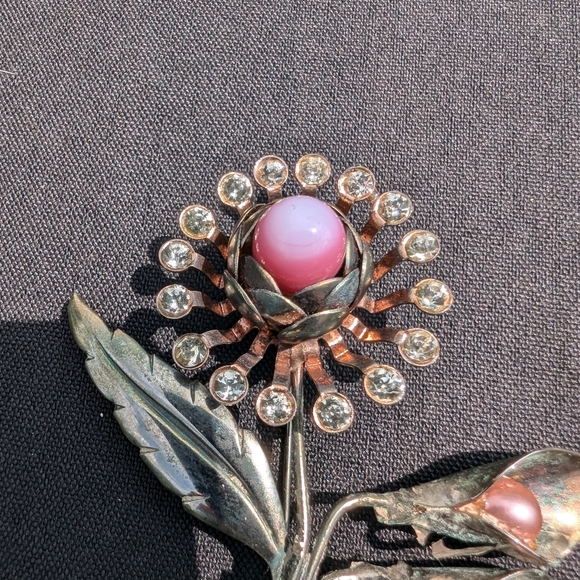 Vintage Flower Brooch Pink Glass Moonglow Stone and Pink Pearls - Picture 4 of 5